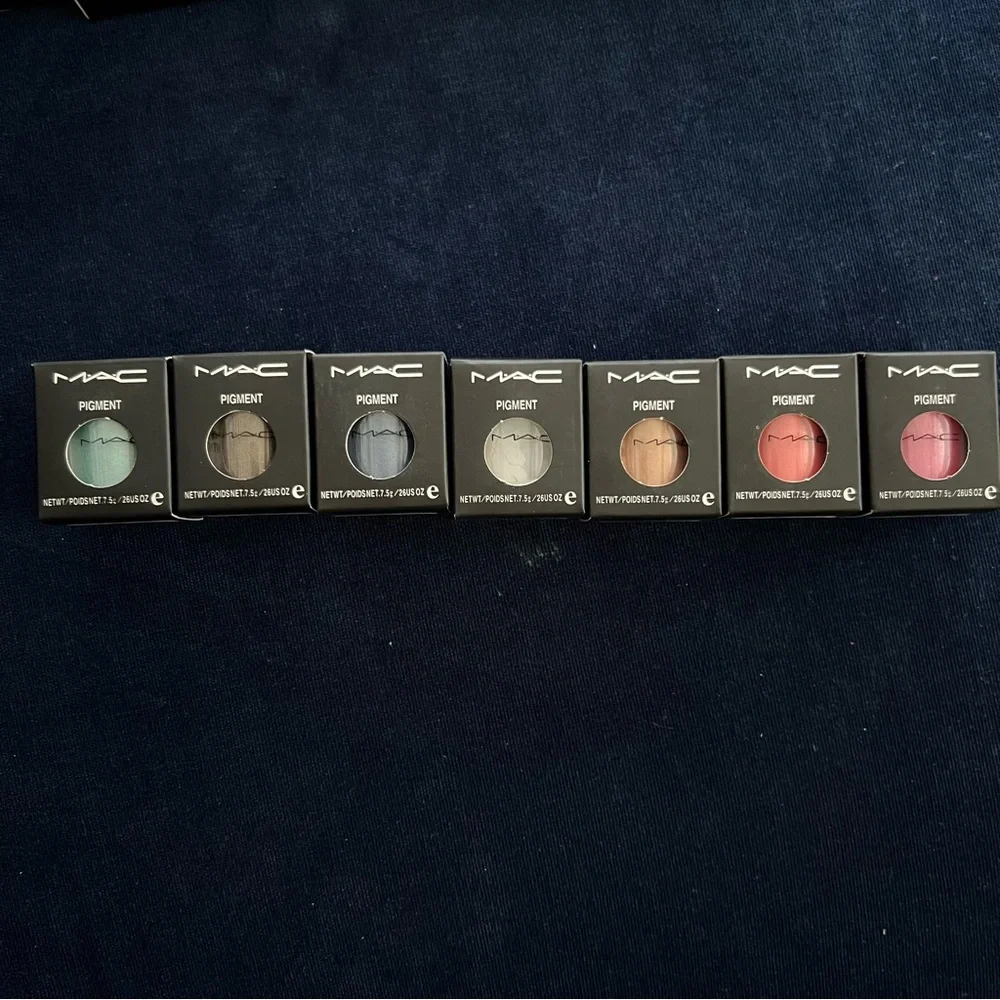 MAC COSMETICS - AQUADISIAC Pigment Eyeshadow